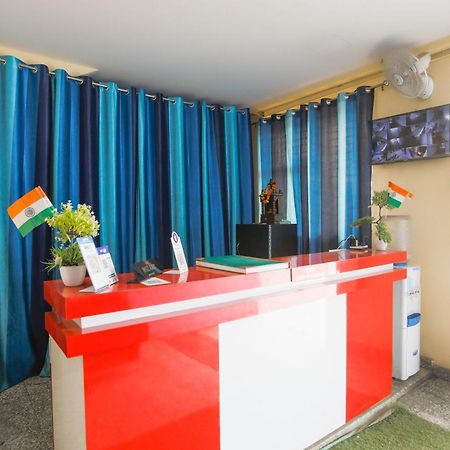 Diamond Imperial Hotel Noida Buitenkant foto
