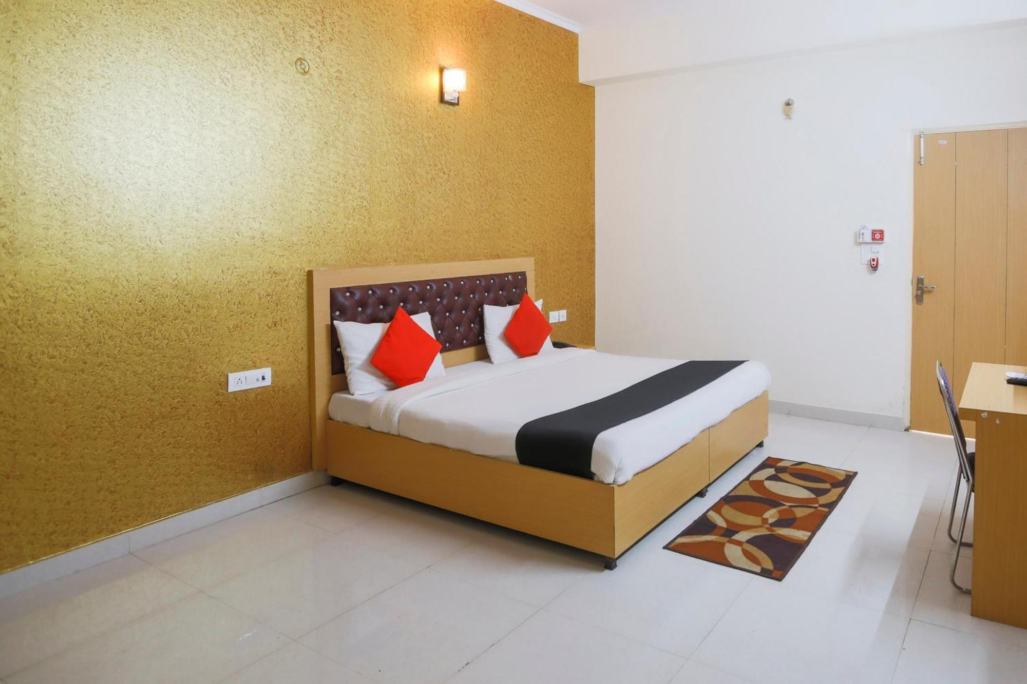 Diamond Imperial Hotel Noida Buitenkant foto