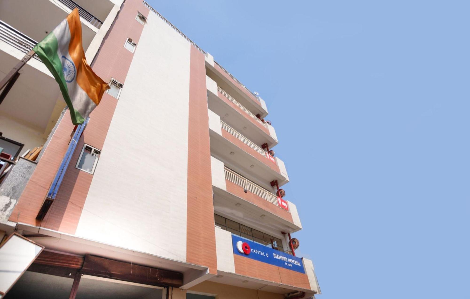 Diamond Imperial Hotel Noida Buitenkant foto