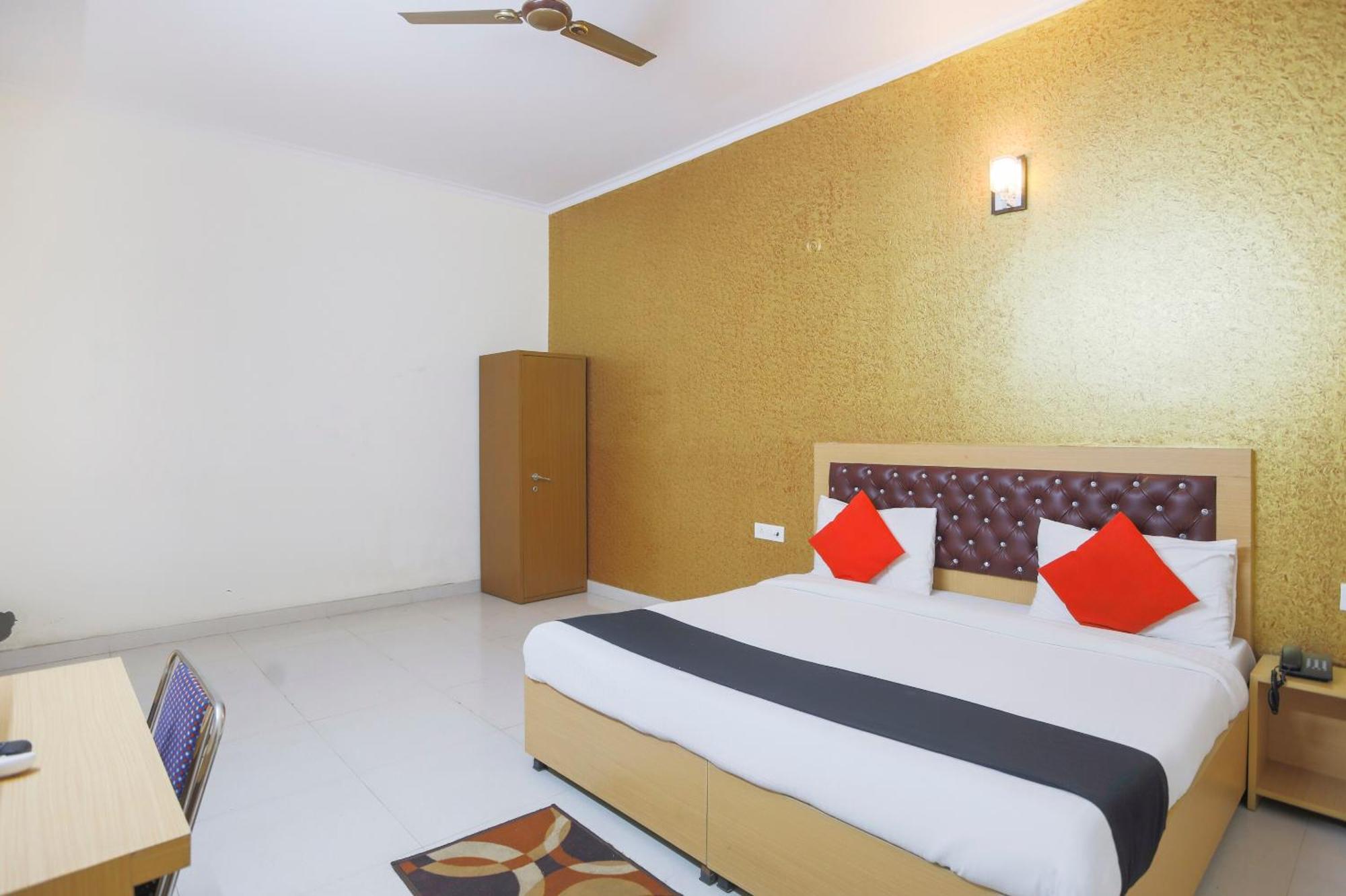 Diamond Imperial Hotel Noida Buitenkant foto